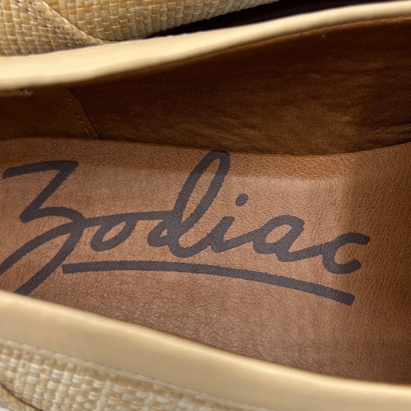 Zodiac Cream and Tan Textured Loafers - Picture 5 of 8